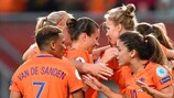 Hosts Netherlands beat England to final