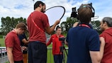Форвард сборной Англии Джоди Тейлор дает интервью