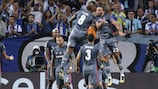 Cenk Tosun celebrates scoring for Beşiktaş on matchday one