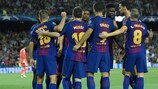 Los jugadores del Barcelona celebran un gol en la Champions