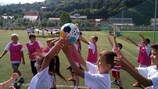 Freude am Fußball: Jugendliche in Bosnien und Herzegowina