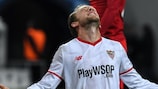 El jugador del Sevilla Michael Krohn-Dehli, frustrado durante la tercera jornada