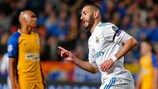 Karim Benzema fête l'un de ses deux buts sur la pelouse de l'APOEL