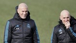 Zinédine Zidane et son adjoint David Bettoni mardi à l'entraînement