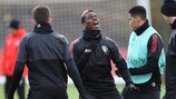 Paul Pogba parece pronto para regressar ao meio-campo do Manchester United depois de ter estado doente no fim-de-semana