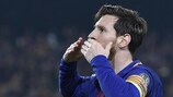 Lionel Messi celebra su gol 100 en la Champions League
