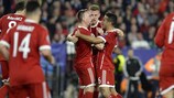 Die Bayern feiern ihren ersten Treffer in Sevilla