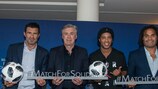 (De izquierda a derecha) Luís Figo, Carlo Ancelotti, Ronaldinho y Christian Karembeu