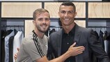 Miralem Pjanić e Cristiano Ronaldo são agora colegas de equipa na Juventus