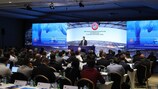 Allocution de Michele Uva, vice-président de l’UEFA et président de la Commission des licences aux clubs de l’UEFA, lors du workshop.