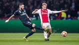 Karim Benzema and Frenkie de Jong compete in the first leg between Real Madrid and Ajax