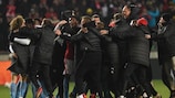 El Slavia celebra su victoria sobre el Sevilla