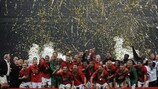 Manchester United mit dem UEFA-Champions-League-Pokal