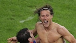 Diego Forlán und Antonio López feiern den Sieg der UEFA Europa League