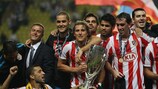 Los jugadores del Atlético de Madrid celebrando su segundo trofeo europeo en tres meses