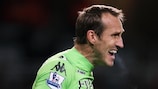 Mark Schwarzer has joined Chelsea on a 12-month deal