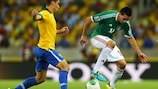 Héctor Herrera in azione con il Messico alla Confederations Cup