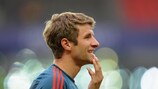 El jugador del Bayern Thomas Müller entrenando en Praga antes del partido de este viernes