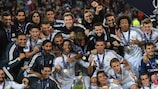Los jugadores del Real Madrid celebran el título