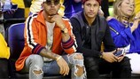 Neymar a assisté à un match de NBA aux côtés du pilote de Formule 1 Lewis Hamilton au début du mois