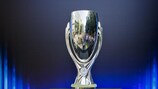 O troféu da SuperTaça Europeia da UEFA