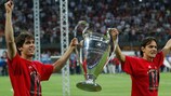 Кака и Филиппо Индзаги после победы "Милана" в Лиге чемпионов УЕФА-2006/07