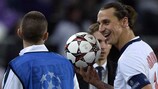 Zlatan Ibrahimović se llevó el balón del partido tras anotar cuatro goles