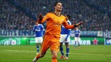 Cristiano Ronaldo fête l'un de ses deux buts pour le Real Madrid à Schalke en 2013/14