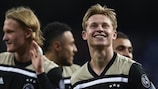 Frenkie de Jong celebra la extraordinaria victoria del Ajax ante el Real Madrid