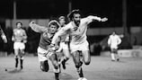 1981/82 in der ersten Runde des Pokals der Pokalsieger: Ajax' Wim Jansen (links) im Zweikampf mit Tottenhams Ricardo Villa