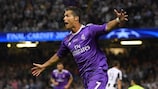 Cristiano Ronaldo festeja o seu segundo golo na final, o 12º na edição 2016/17 da UEFA Champions League