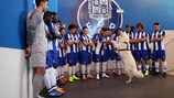 FC Porto players supported children with serious disabilities who use dogs as therapy