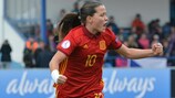 Claudia Pina celebra el primer gol de España