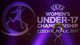 El trofeo del Campeonato de Europa Femenino Sub-17 de la UEFA se exhibe antes del sorteo