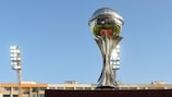 Der Pokal der UEFA-U17-Europameisterschaft
