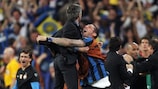 José Mourinho exulta com o triunfo do Inter