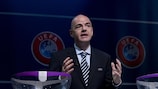 UEFA-Generalsekretär Gianni Infantino bei der Auslosung der Runde der letzten 32 und des Achtelfinals in Nyon