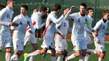 Сборная Чехии празднует гол на турнире среди юношей до 16 лет