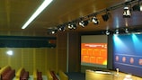 Зал для жеребьевок в штаб-квартире УЕФА в Ньоне