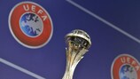 Die Trophäe der UEFA-U17-Euro