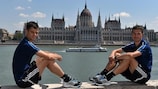 Энеа Йорги (слева) и Туре Хансен входят в судейский корпус чемпионата Европы среди юношей до 19 лет в Венгрии