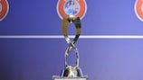 Die Trophäe der UEFA-U17-EM der Frauen