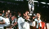 Antonín Panenka kisses the Henri Delaunay trophy in 1976