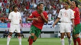 Cristiano Ronaldo feiert seinen Siegtreffer gegen die Niederländer im Jahr 2004
