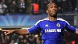 Drogba decide a favor do Chelsea
