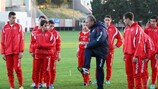 Le coach argentin de Malte Sergio Soldano avec son équipe