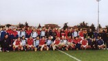 Os jogadores das regiões de Veneto e Madrid alinhados antes da final de 1999