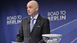 Il Segretario Generale UEFA, Gianni Infantino, parla a margine dei sorteggi
