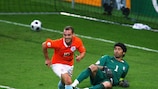 Gianluigi Buffon dopo il gol di Wesley Sneijder
