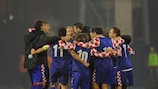 Хорватские футболисты празднуют выход в финальную стадию чемпионата Европы